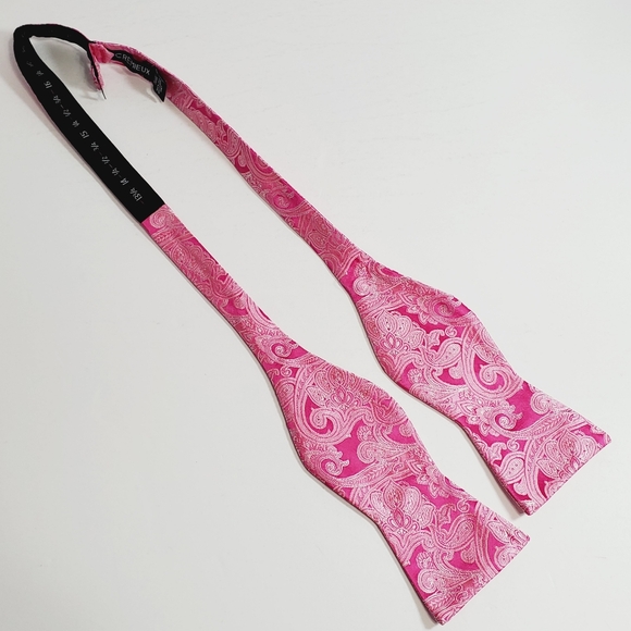 Daniel Cremieux Bowtie Pink Paisley Pattern Adjustable - Picture 1 of 3